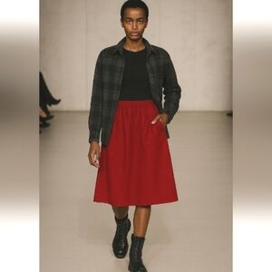 Vintage Wool Skirt wt Pockets Fully Lined Red Front Pleats